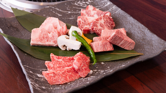 焼肉 炭味家